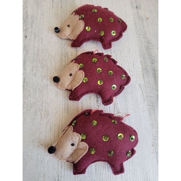 Felt red porcupine plush sequin ornament Xmas set - Picture 5 of 8